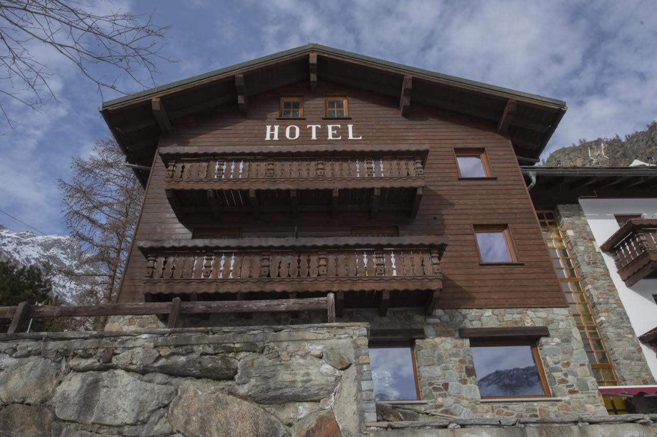 Hotel Rascard Valtournenche Eksteriør billede